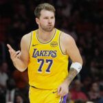 Luka Doncic lideró el triunfo de los Lakers sobre el Heat con 60 puntos