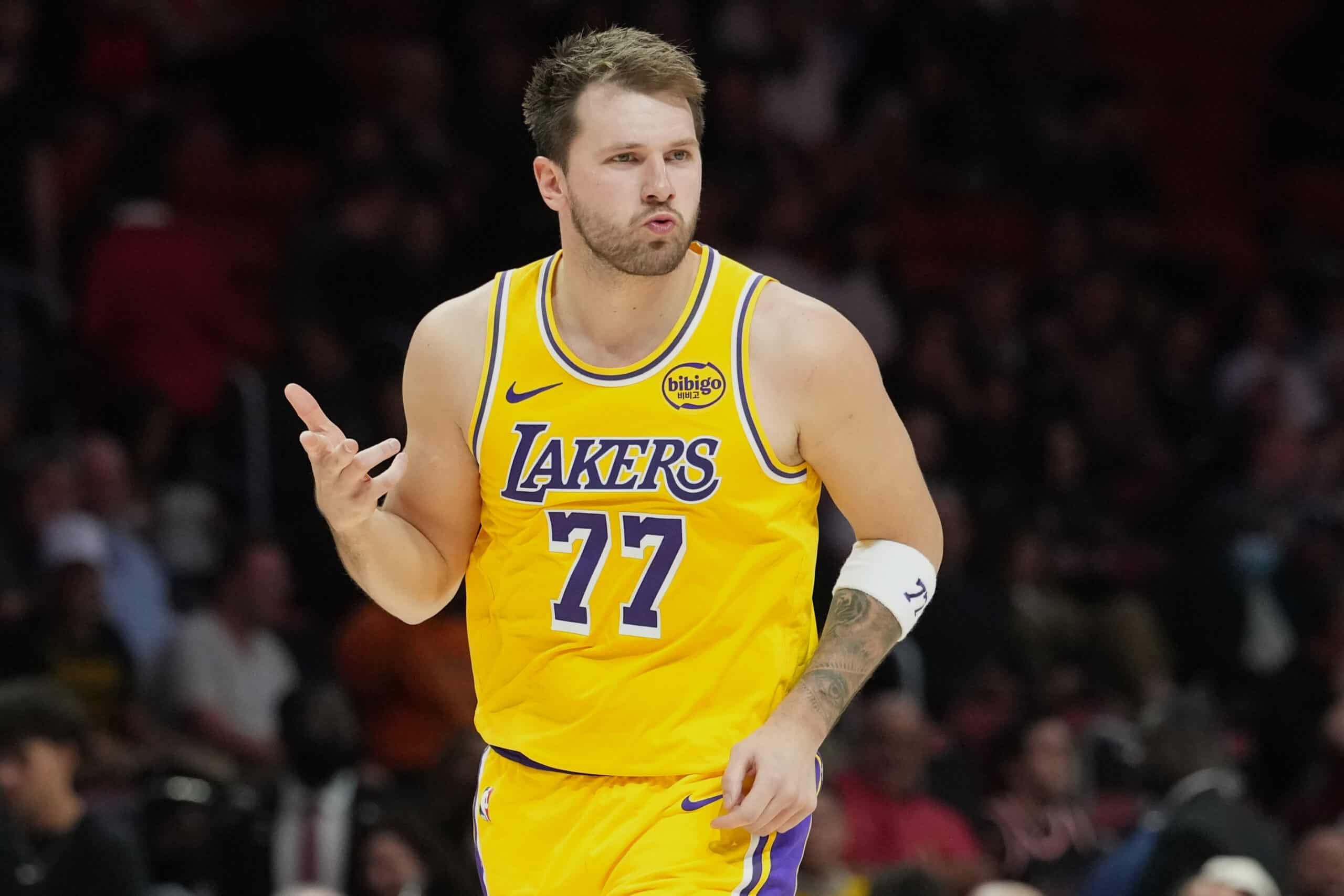Luka Doncic lideró el triunfo de los Lakers sobre el Heat con 60 puntos