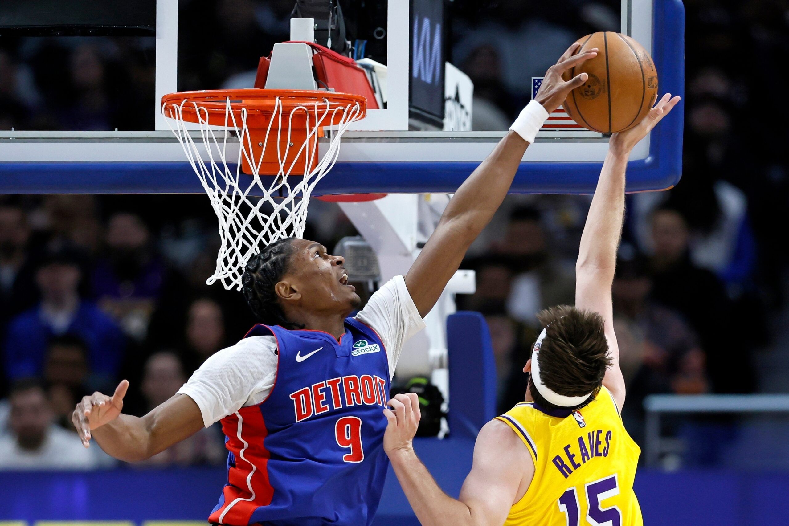 Pistons se imponen y cortaron la racha ganadora de los Lakers