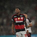 Plata pierde valor con Jardim en el banco