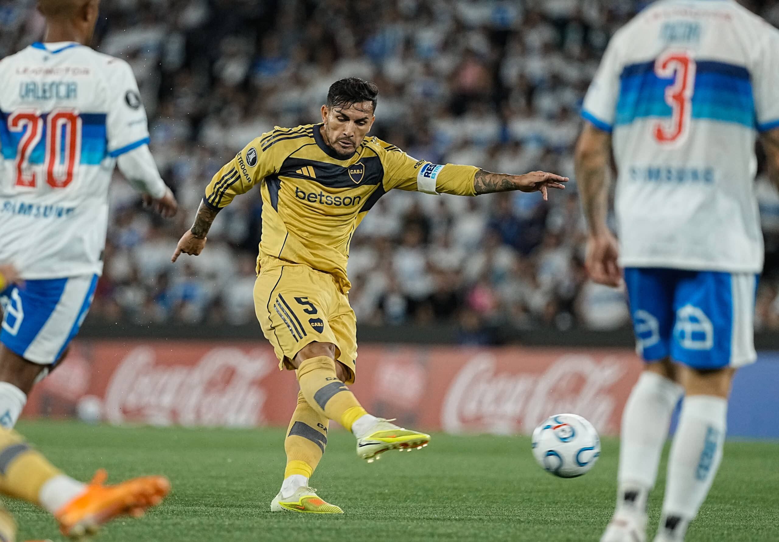 Boca derrotó a la Universidad Católica y pisó fuerte en su estreno en la Libertadores
