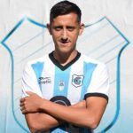 Escándalo insólito: Emiliano Endrizzi gritó “bomba” en pleno avión y ahora enfrenta despido y posible cárcel