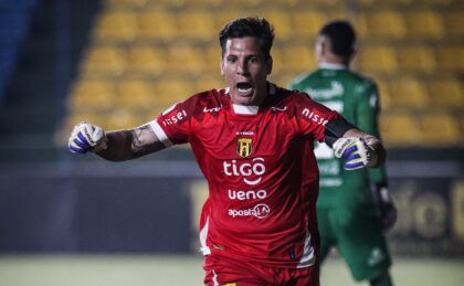 De la mano de Servio, Guaraní derrotó sobre la hora a Sportivo Luqueño