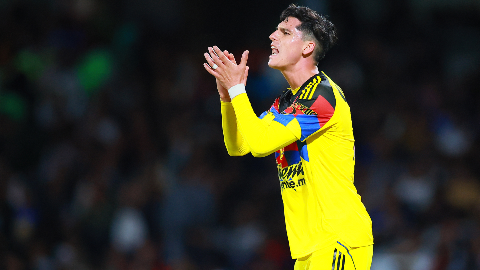 Aaron Mejía aprieta la competencia con Kevin Álvarez: “Me gustaría tener prioridad y jugar”