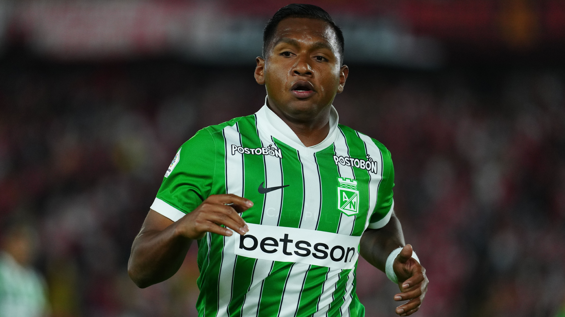 Atlético Nacional se quedó con el clásico, tras vencer a Medellín en el último respiro