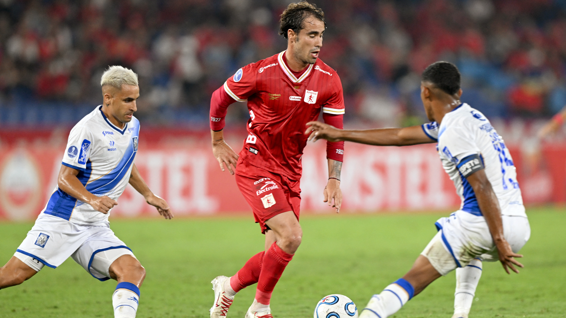 América remontó ante Alianza Atlético y terminó festejando ante su gente