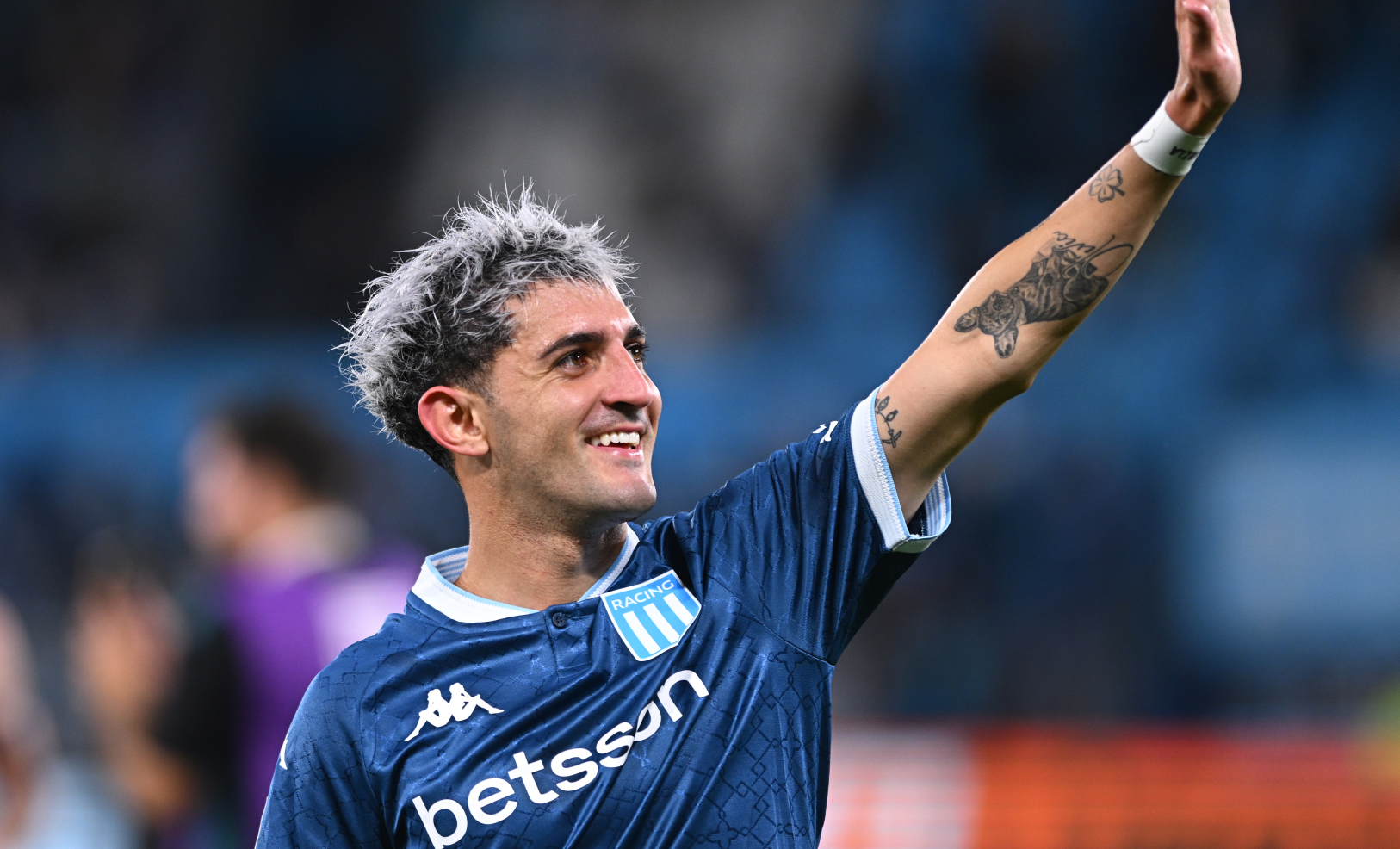 Racing venció a Independiente Petrolero en la altura y arrancó firme en la Sudamericana