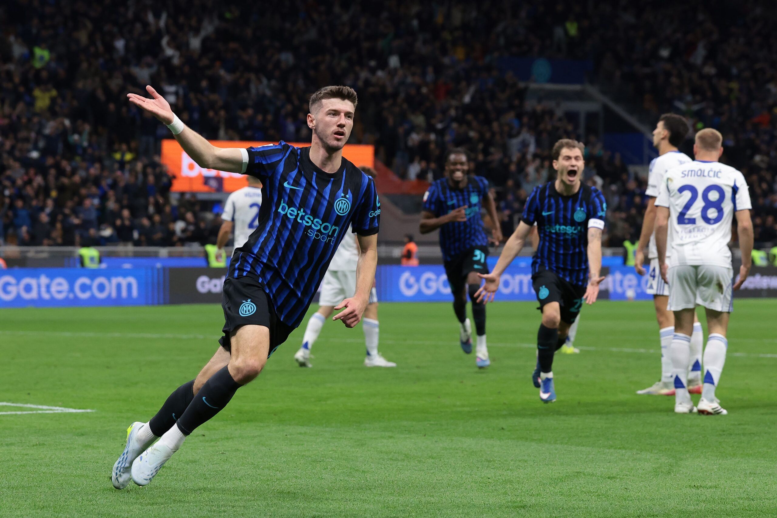 Inter remontó en tres minutos ante Como y se metió en la final de la Copa Italia
