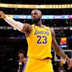 Lakers iniciaron los playoffs con triunfo sobre Rockets