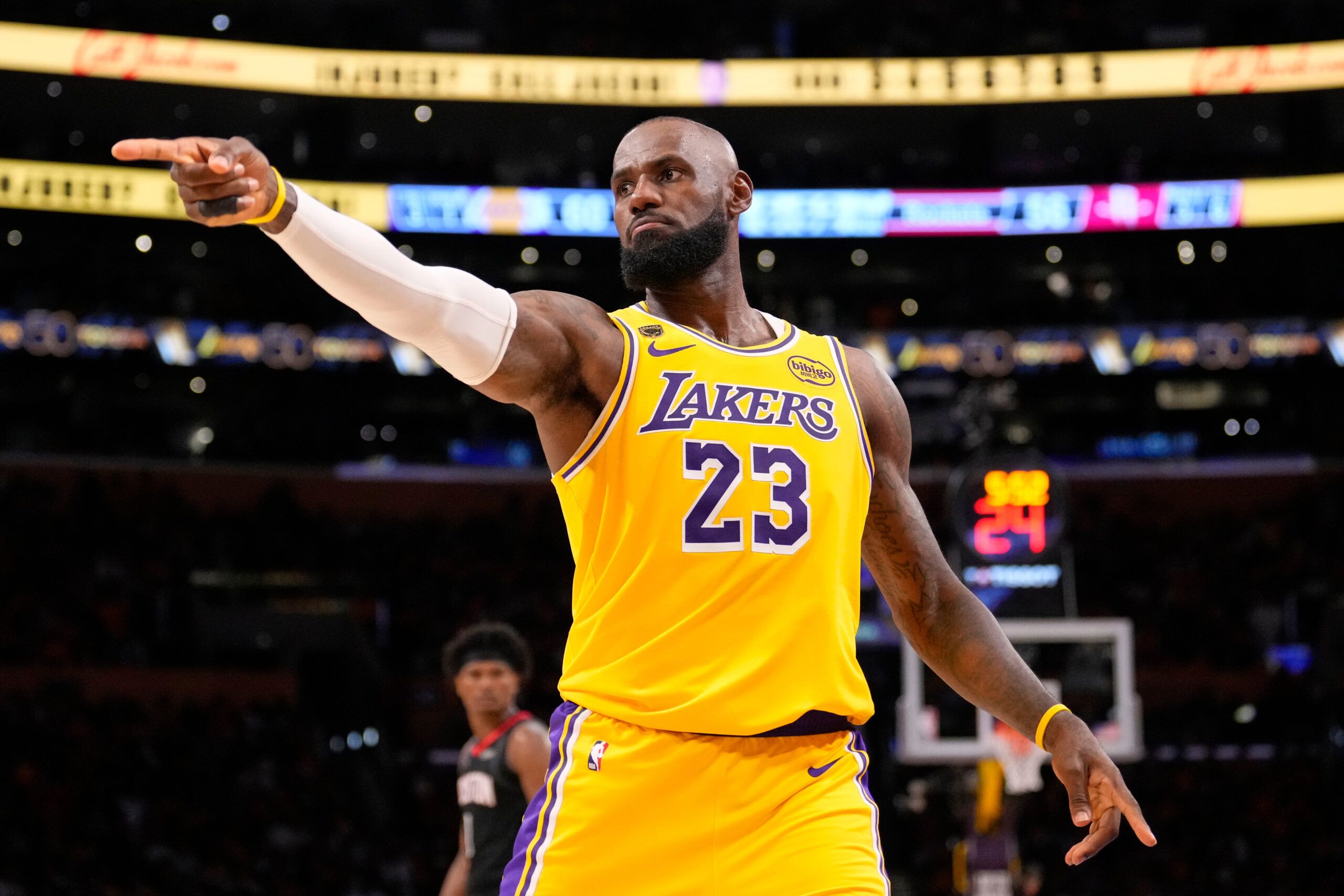 Lakers iniciaron los playoffs con triunfo sobre Rockets