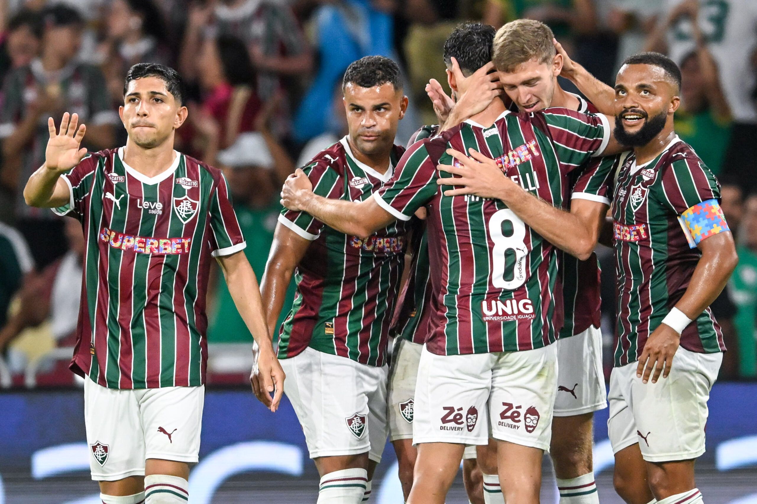 Fluminense venció a Corinthians en el Maracaná e igualó la punta