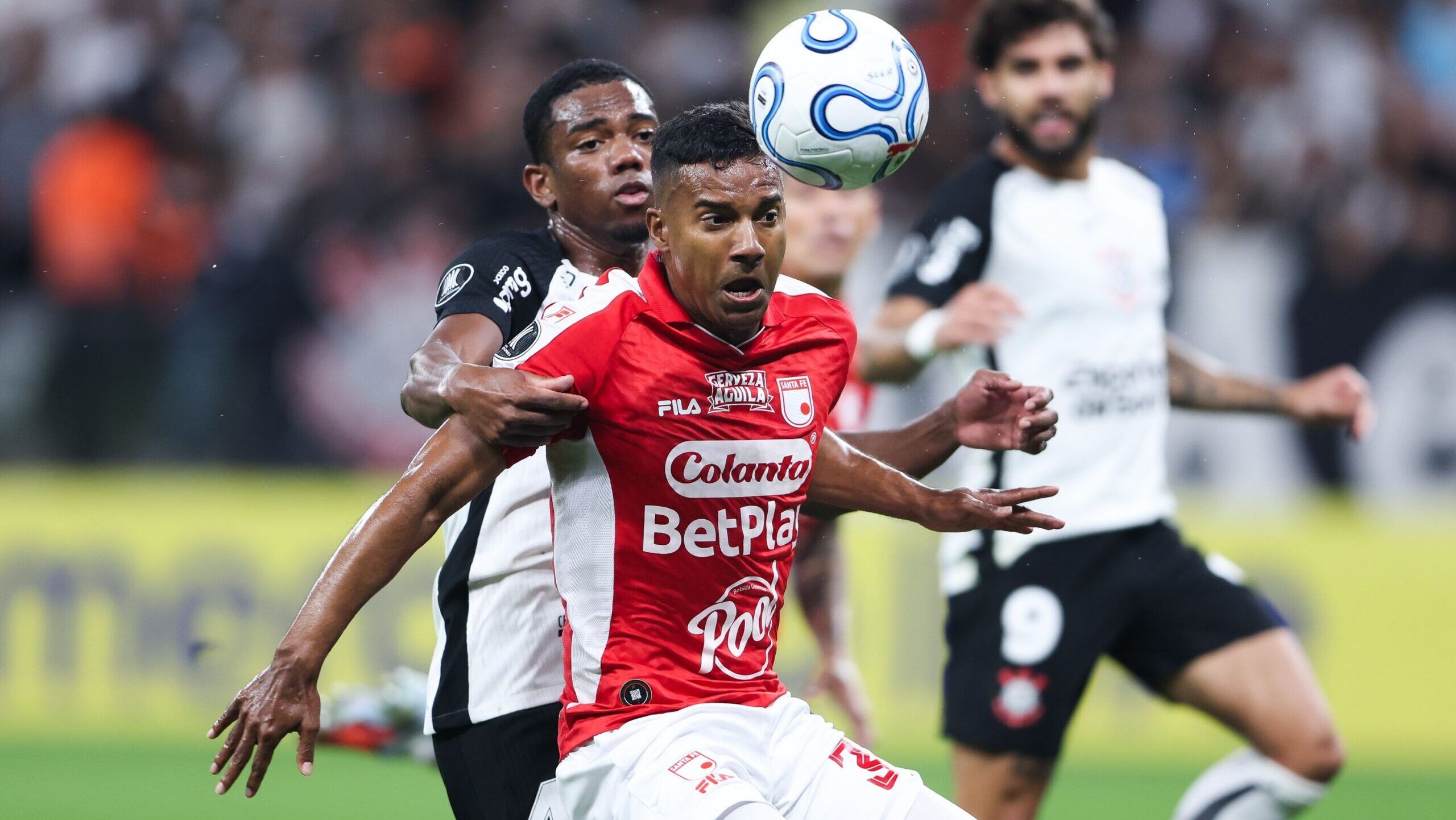 Santa Fe resistió un tiempo, pero Corinthians lo golpeó en el complemento