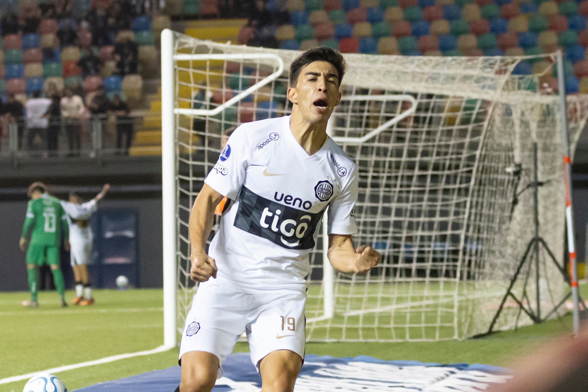 El "Decano" dictó cátedra y venció a Audax Italiano en el debut copero