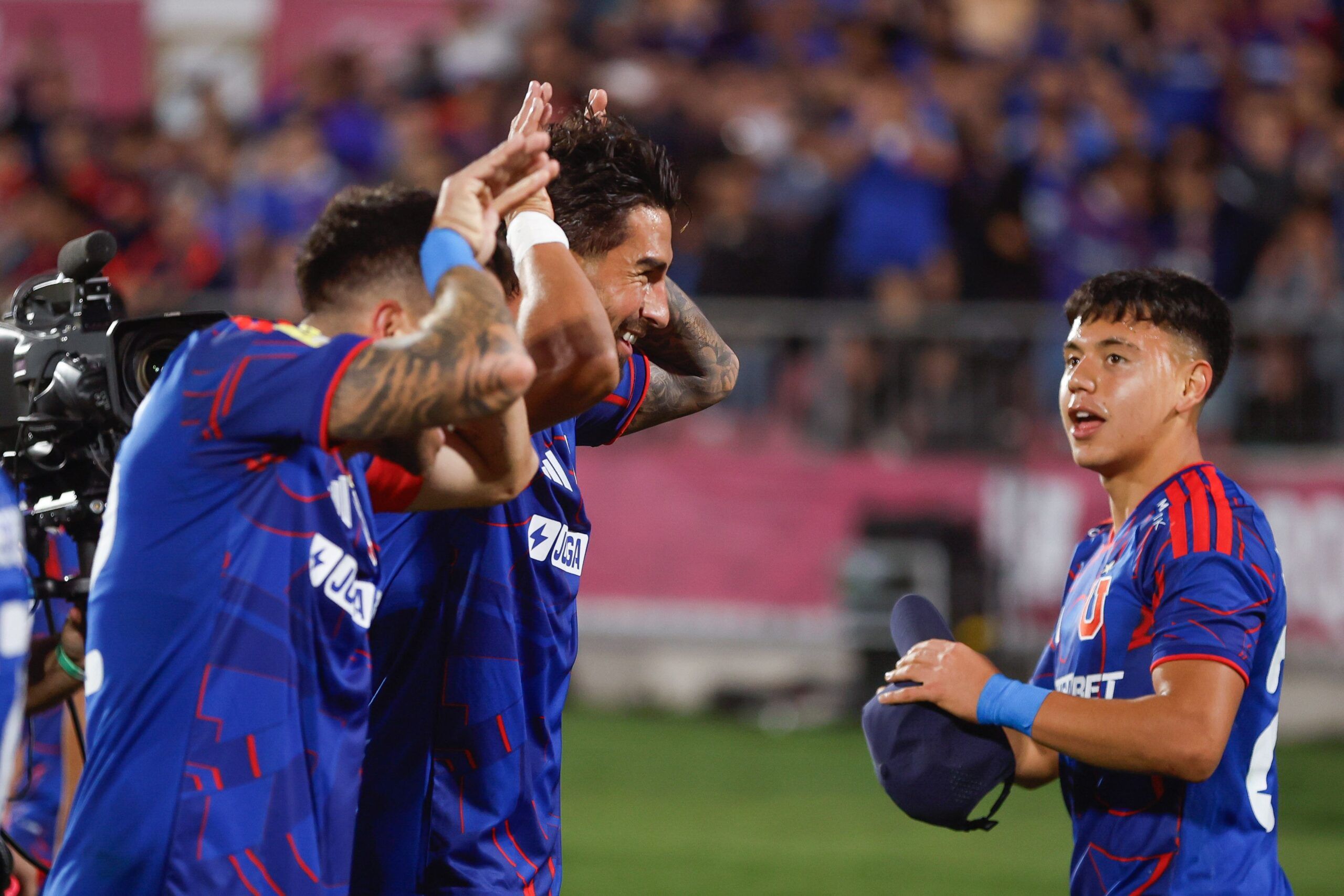 La U de Chile resistió ante La Católica y se quedó con el Clásico Universitario