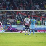 “Si no es sufrido, no es nuestro”: Silveira fue héroe y metió a Junior en semifinales