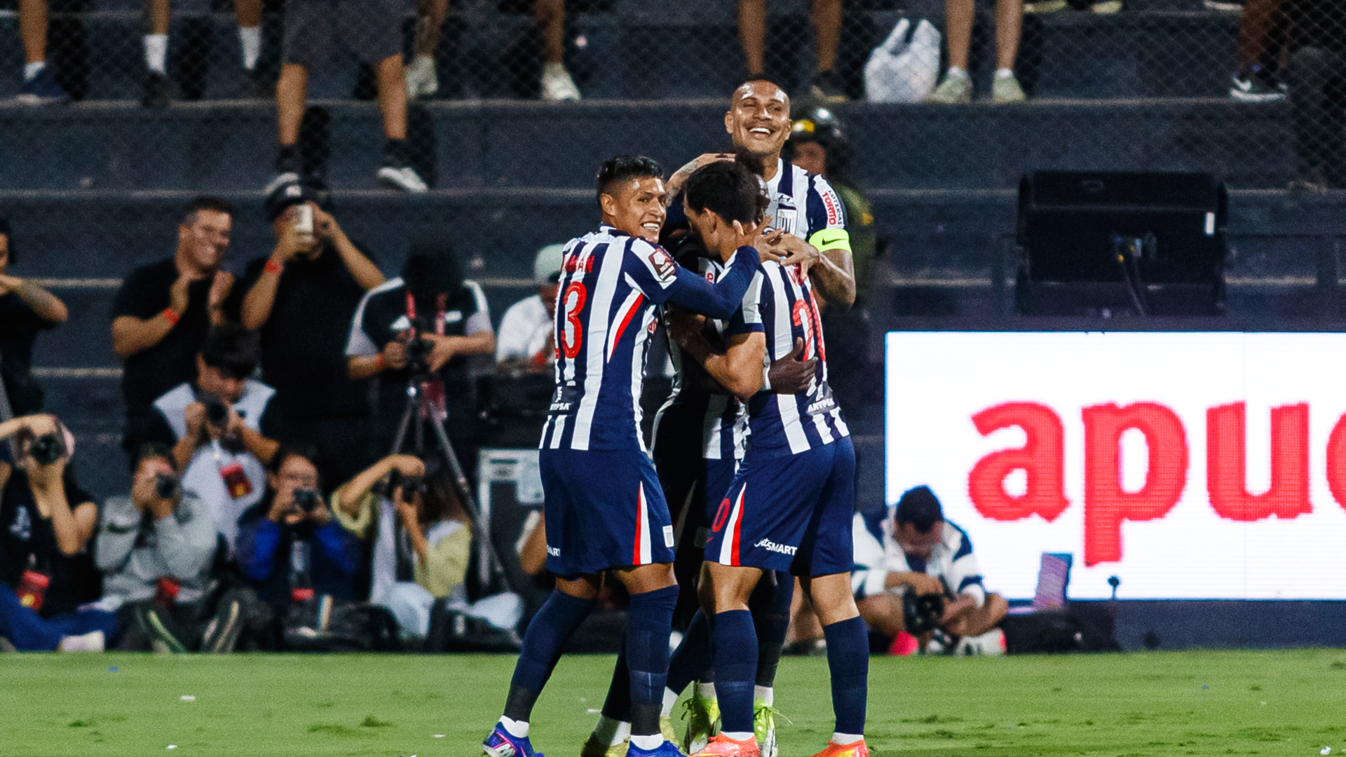 Alianza Lima venció a Moquegua y se mantiene firme en la cima del Apertura