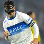 Universidad Católica venció a Barcelona y mete presión a Boca