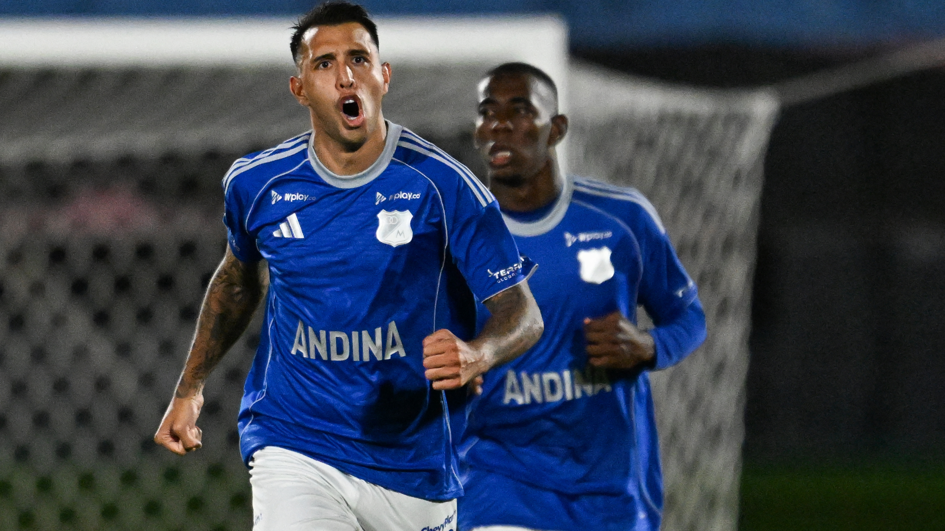 Millonarios lo remontó ante Boston River y se metió en la pelea por la clasificación