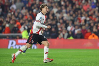River sufrió, pero eliminó a Central y es el primer finalista del Apertura