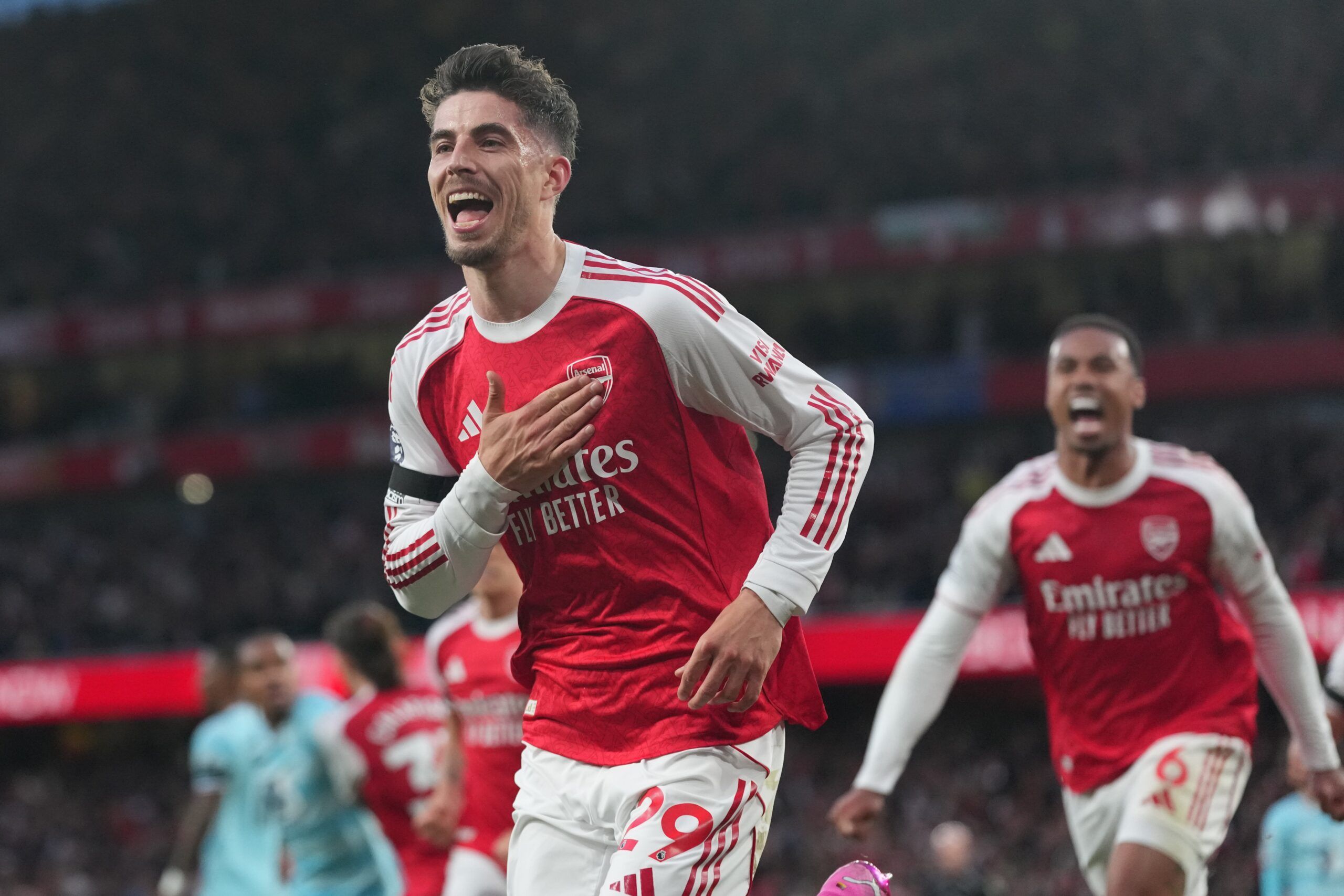 Arsenal venció al Burnley y acaricia la Premier League a la espera del Manchester City