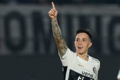 Olimpia remontó y avanzó a octavos como líder de grupo en la Sudamericana