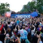 Sigue la fiesta en Barcelona con la rúa de los campeones