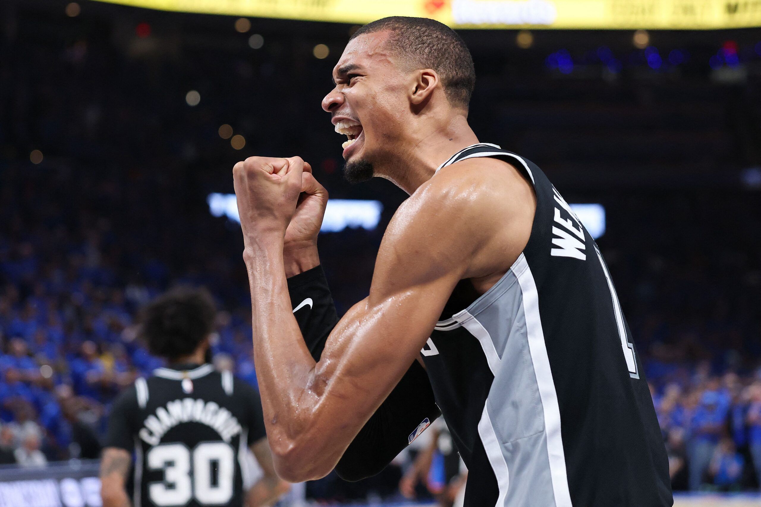 Spurs avanzan a las finales de la NBA tras eliminar al Thunder en el juego 7
