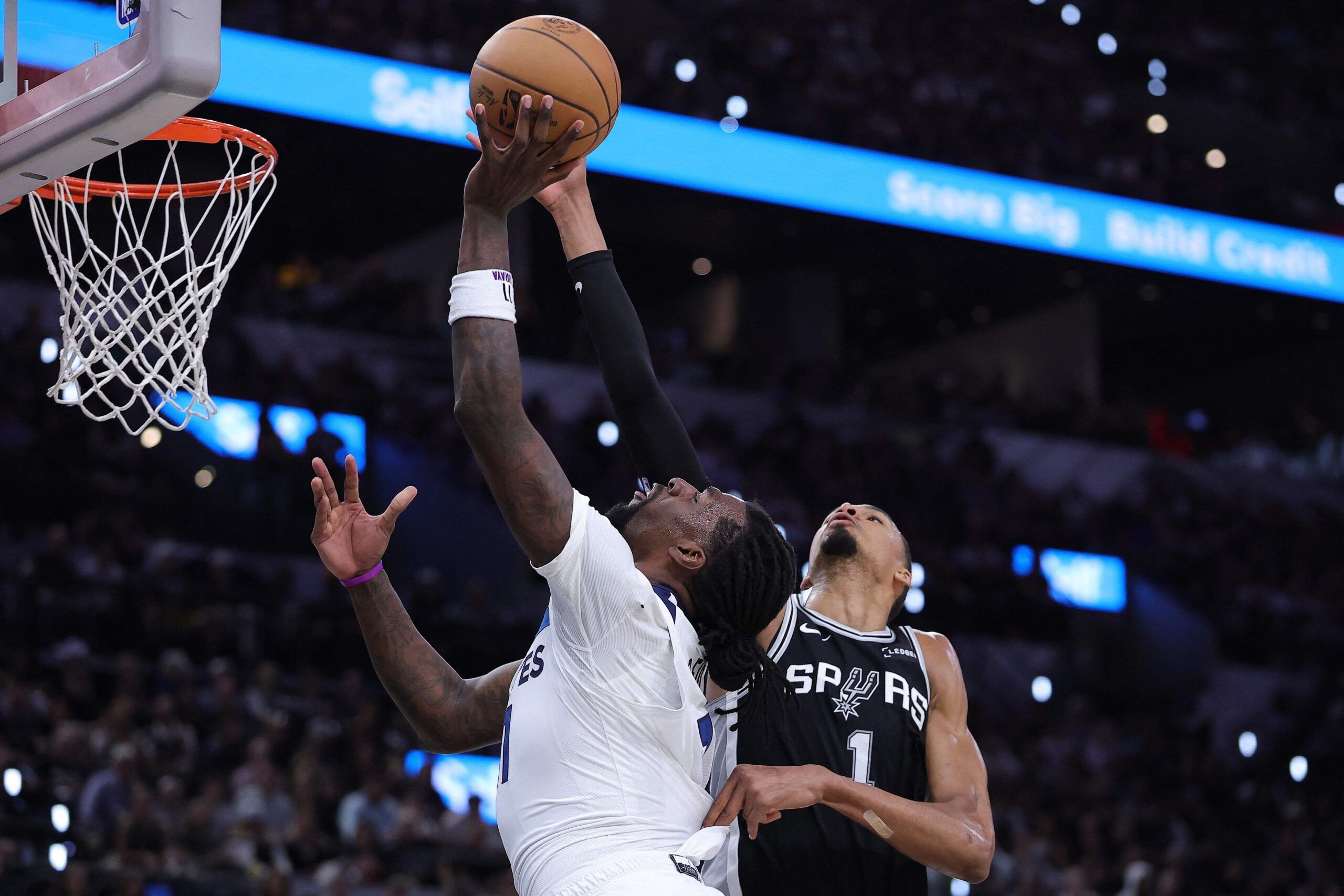 "Wemby" y los Spurs colocan contra la pared a Timberwolves