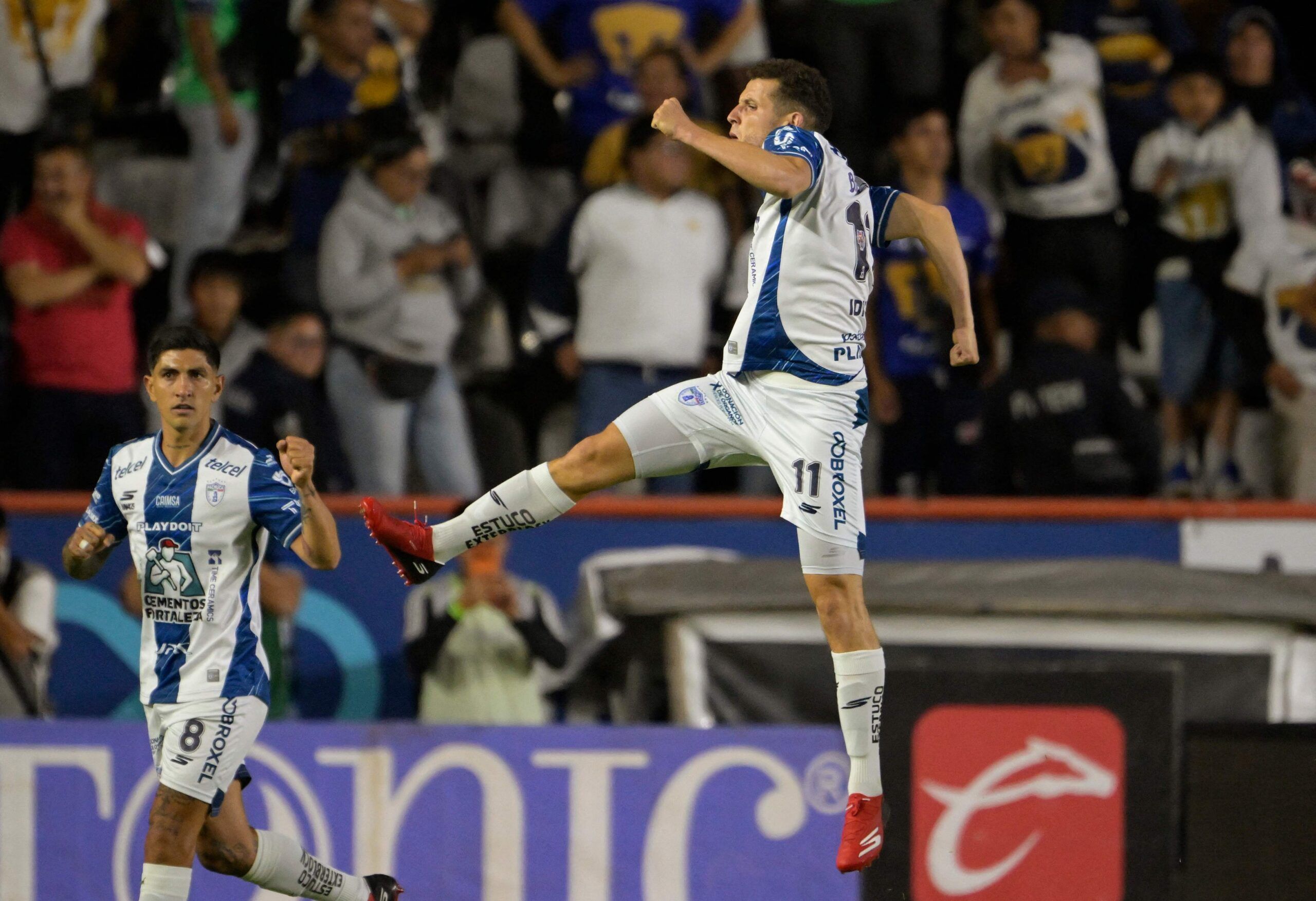 Pachuca pega primero y obliga a Pumas a buscar la remontada en CU