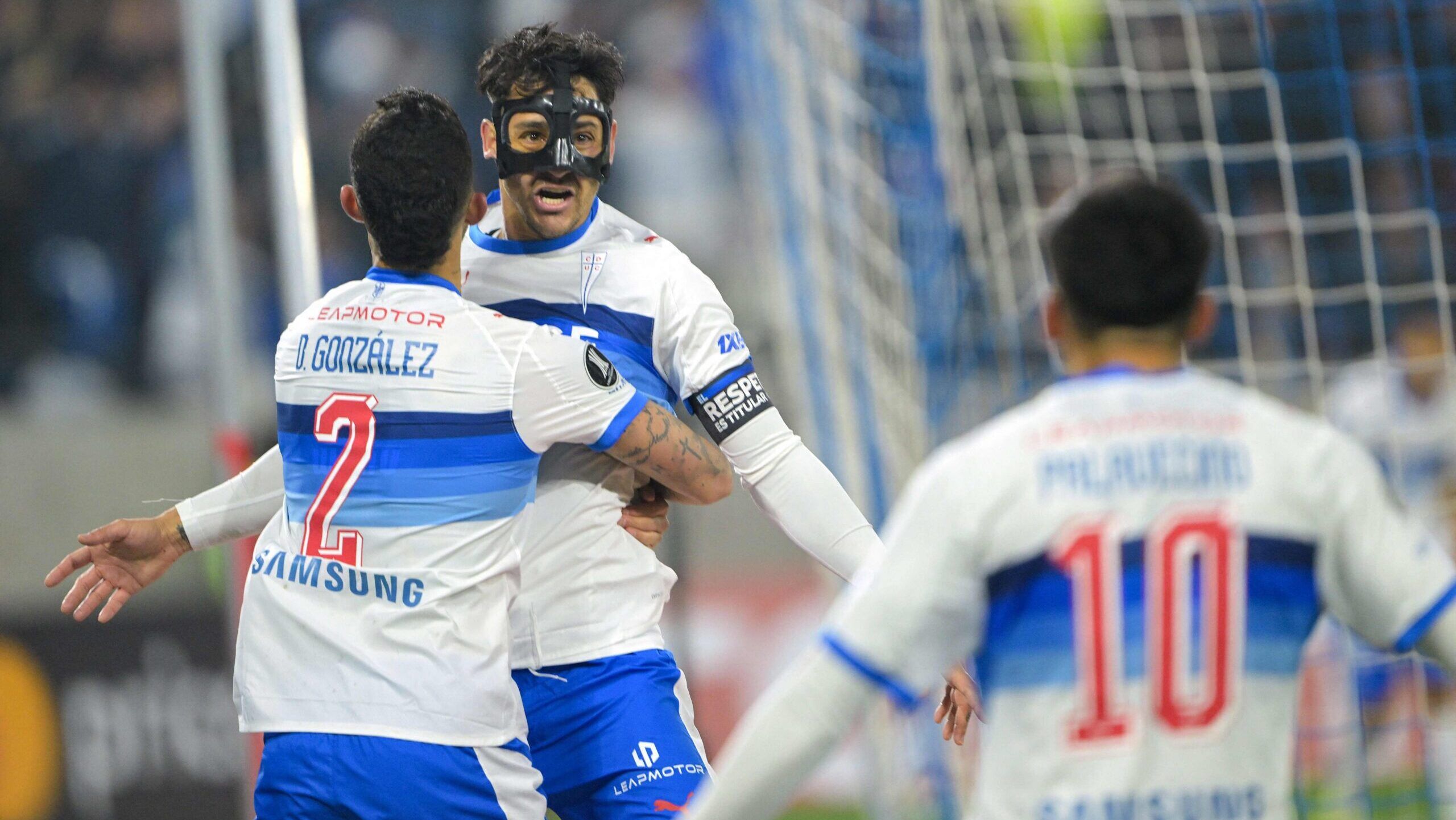 ¡Rugió el Toro Enmascarado! La UC liquida a Barcelona y Garnero blinda su liderato: "Estamos en el grupo más complejo"