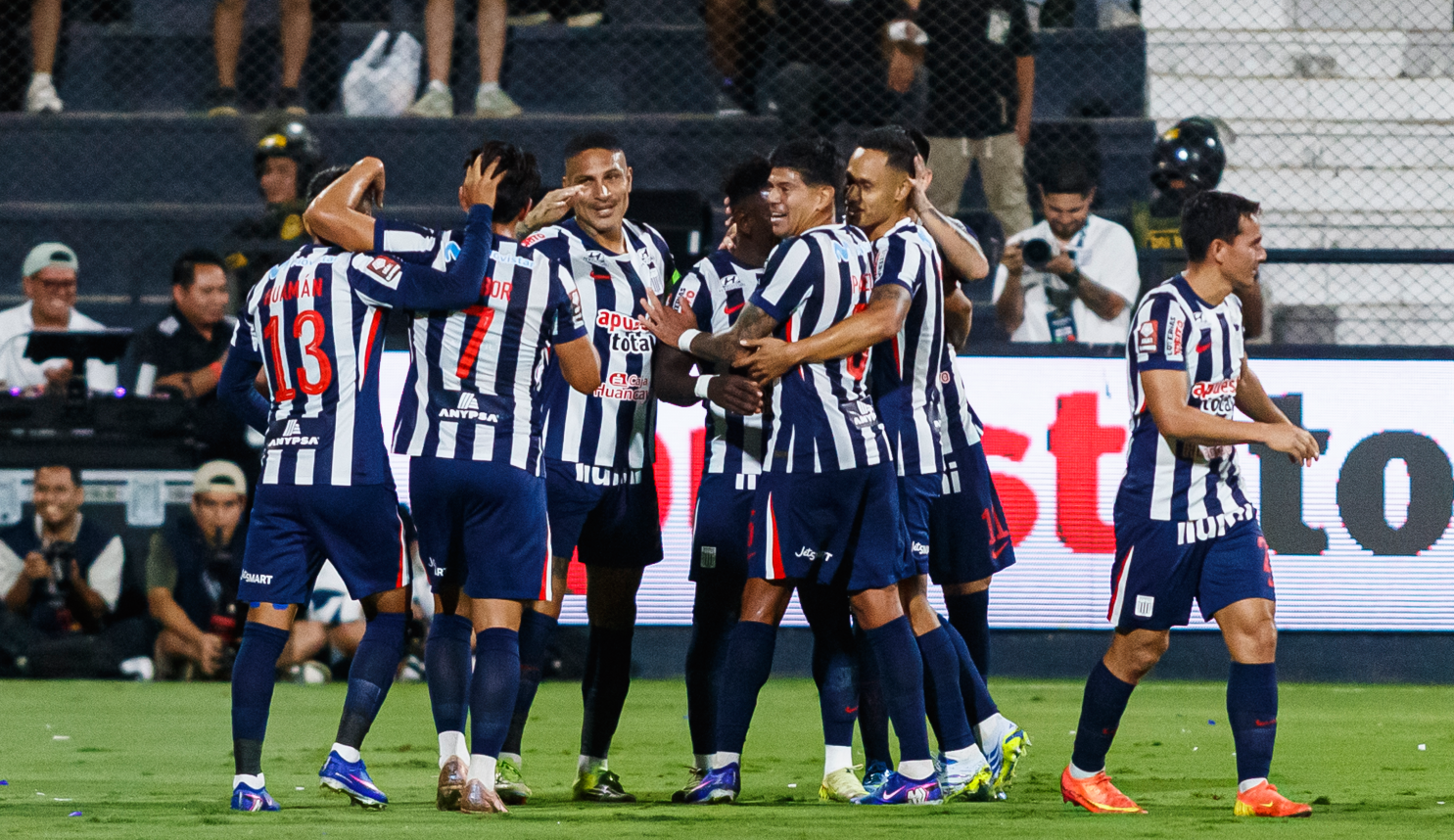 Alianza Lima va por la cima ante un Garcilaso que llega como líder a Matute