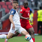 Canadá sumó su primer punto en los Mundiales, tras empatar ante Bosnia y Herzegovina