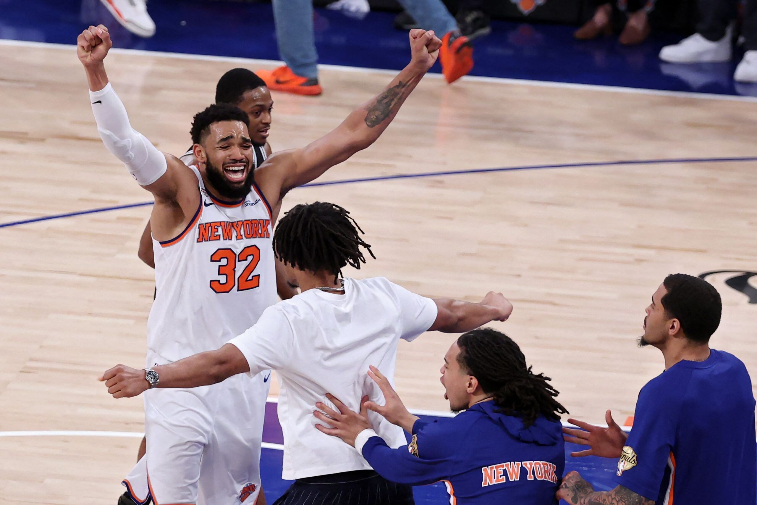 Knicks firmaron la remontada más grandes de la historia en finales y saborean el campeonato de la NBA