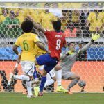 ¿Qué pasaba si Pinilla anotaba ante Brasil en el Mundial 2014? Las teorías de un gol que hubiese cambiado todo
