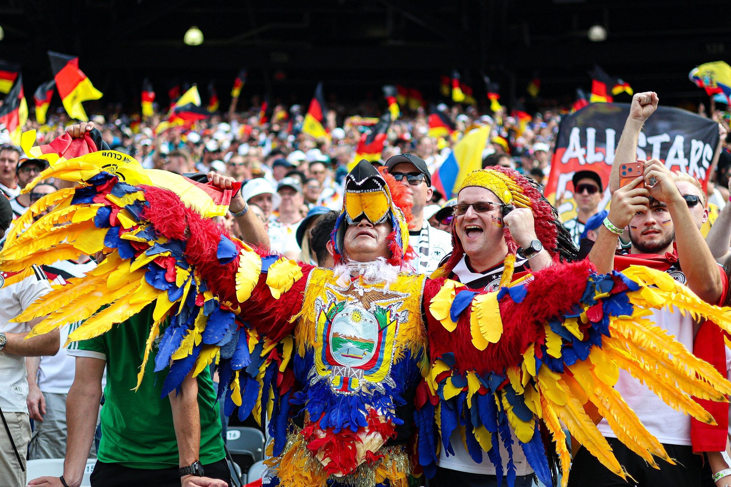 Betsson.sportcast al aire: Ecuador clasifica y hace historia al igualar a Brasil y Argentina con un triunfo sobre Alemania; así van quedando los 16avos