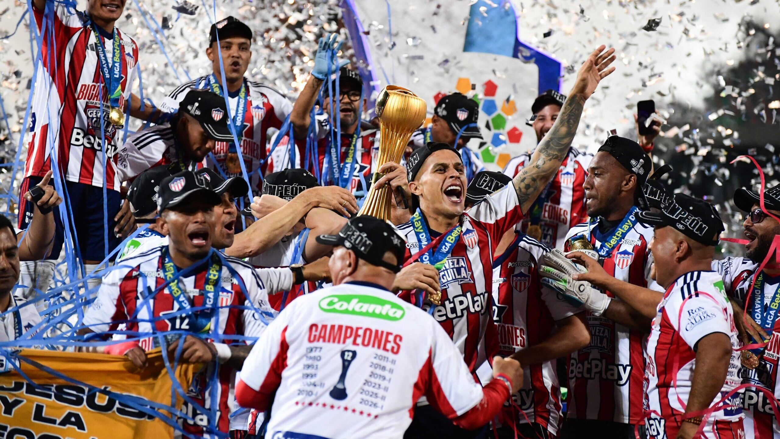 Junior bicampeón: las imágenes de la consagración