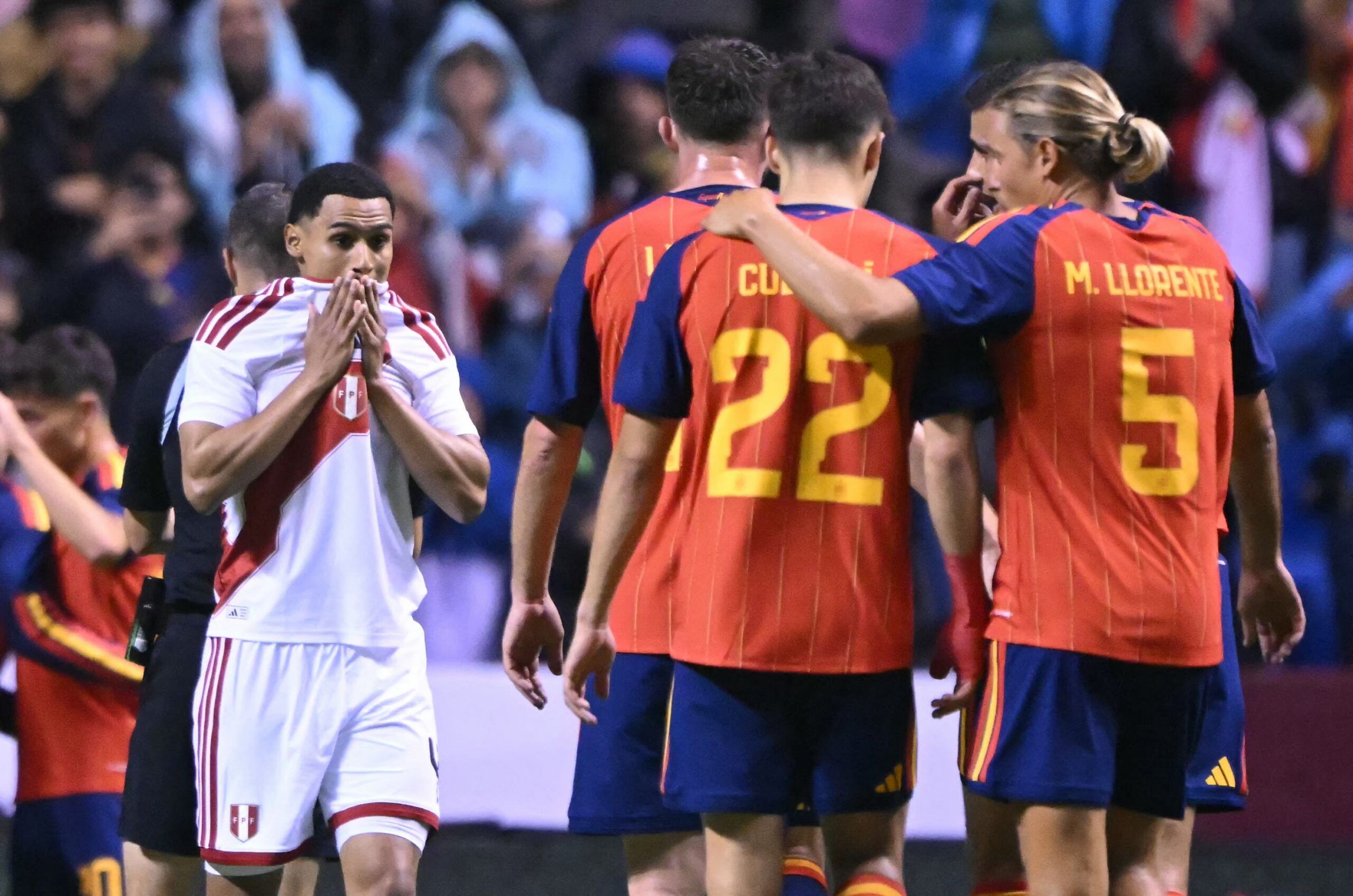 "España a media máquina pasó por encima a Perú": la contundente crítica a la Bicolor en Betsson.sportcast