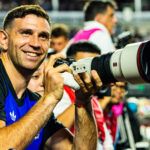 Arquero de fotografía: El contundente elogio de Higuita sobre el Dibu Martínez en Betsson.sportcast