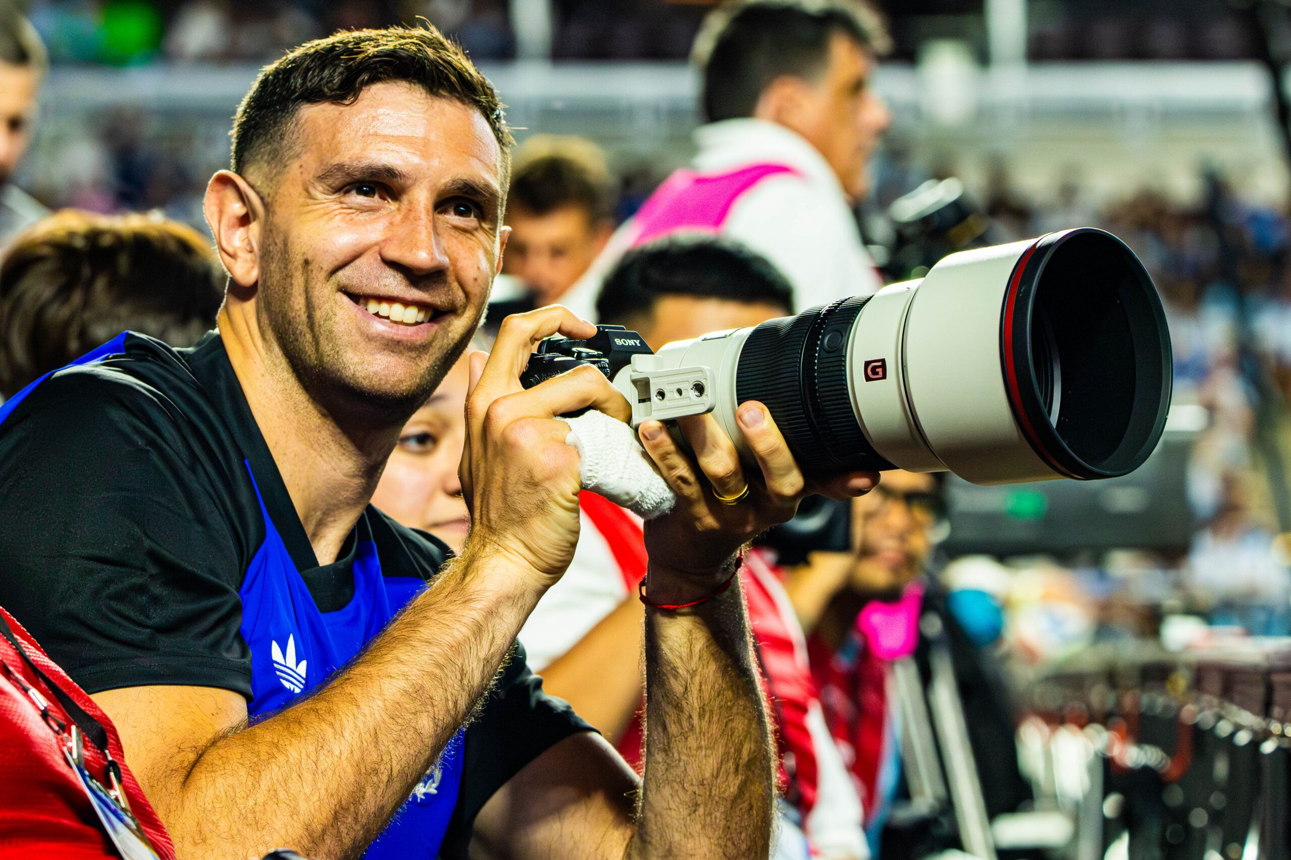 Arquero de fotografía: El contundente elogio de Higuita sobre el Dibu Martínez en Betsson.sportcast