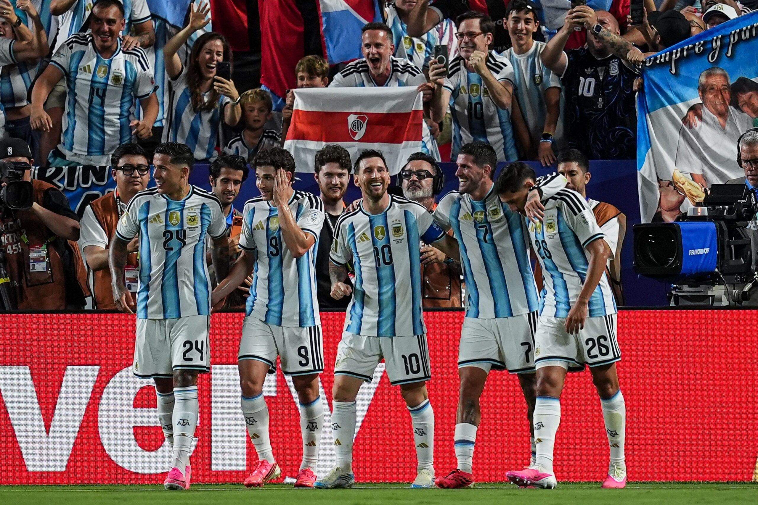 Entre sonrisas y tropiezos: así fue el estreno sudamericano en el Mundial