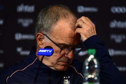 Marcelo Bielsa cerró su ciclo en Uruguay: “Esta despedida es muy dolorosa, está claro que no dejo nada”