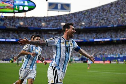 Scaloni se rinde ante otra enorme actuación de Messi: "No tengo palabras, ya no sé qué decirle"