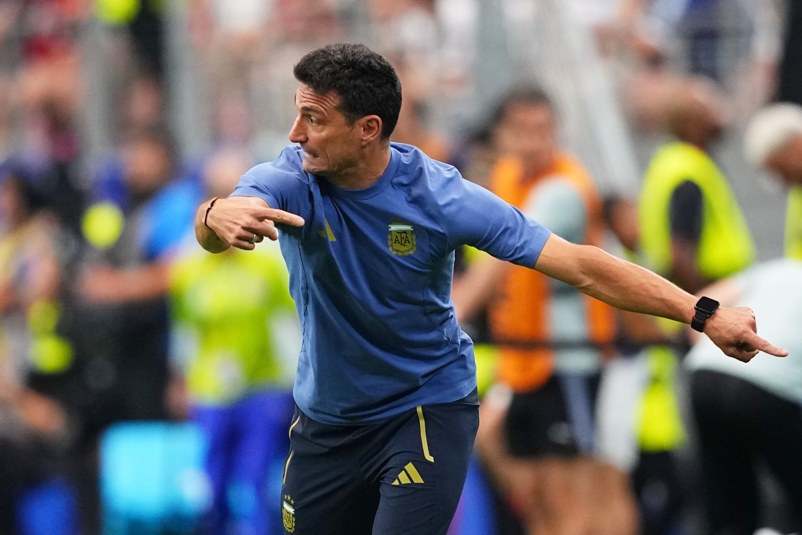Scaloni prepara una fuerte rotación en Argentina: Messi irá al banco y Julián Álvarez tendrá su oportunidad