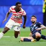 Estados Unidos firma su estreno más goleador en los Mundiales