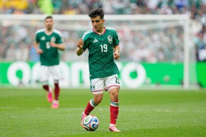 Gilberto Mora hace historia: debuta en el Mundial y rompe récord de juventud con México