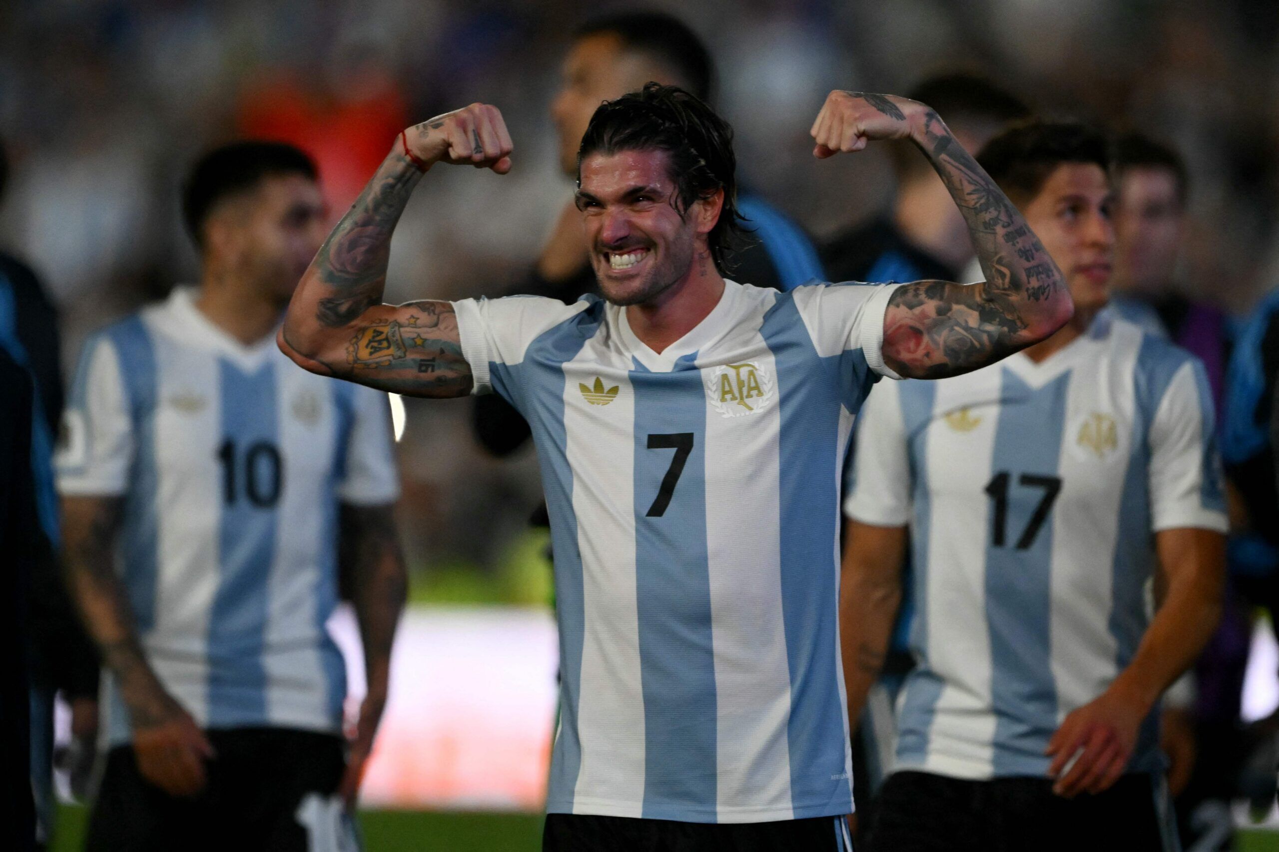 "De Paul cuando se pone la Albiceleste, se transforma": el 'motorcito' entra en debate en Betsson.sportcast