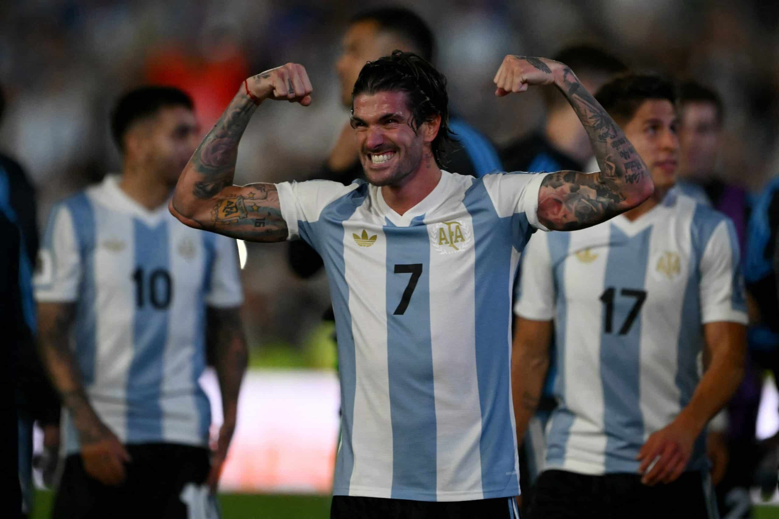 "De Paul cuando se pone la Albiceleste, se transforma": el 'motorcito' entra en debate en Betsson.sportcast
