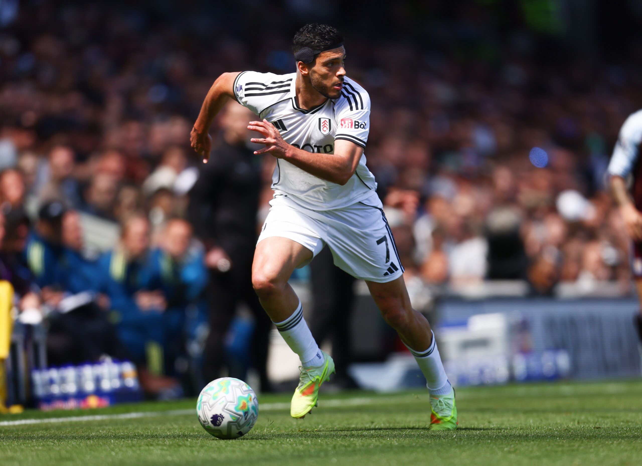 Raúl Jiménez queda libre tras tres años en Fulham y busca nuevo destino