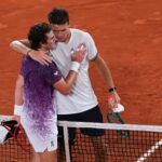 Roland Garros: Mensik le arrebata el sueño a Joao Fonseca