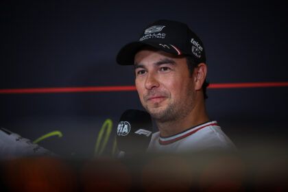 Checo Pérez sufre una complicada práctica en Austria tras quedar varado y finalizar 21